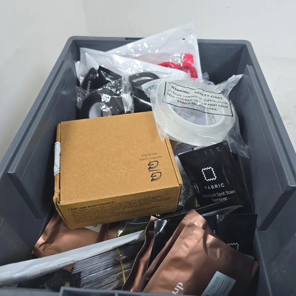 APPROXIMATELY 20 ASSORTED HOUSEHOLD ITEMS INCLUDING PRO HOOKABLE EXPANDER PELLETS AND TOADSTOOL MONEY BOX