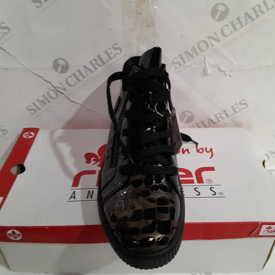 RIEKER TRAINER BOOT SIDE ZIP BLACK PATENT MULTI COLOURED - SIZE UK 7.5 - BOXED 