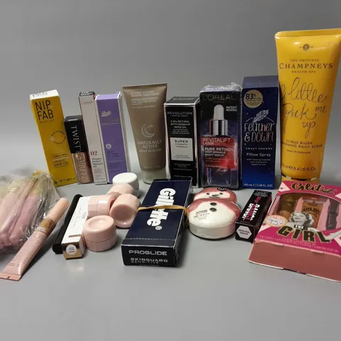 LOT OF BEAUTY ITEMS TO INCLUDE NIP FAB CERAMIDE SERUM, ETC