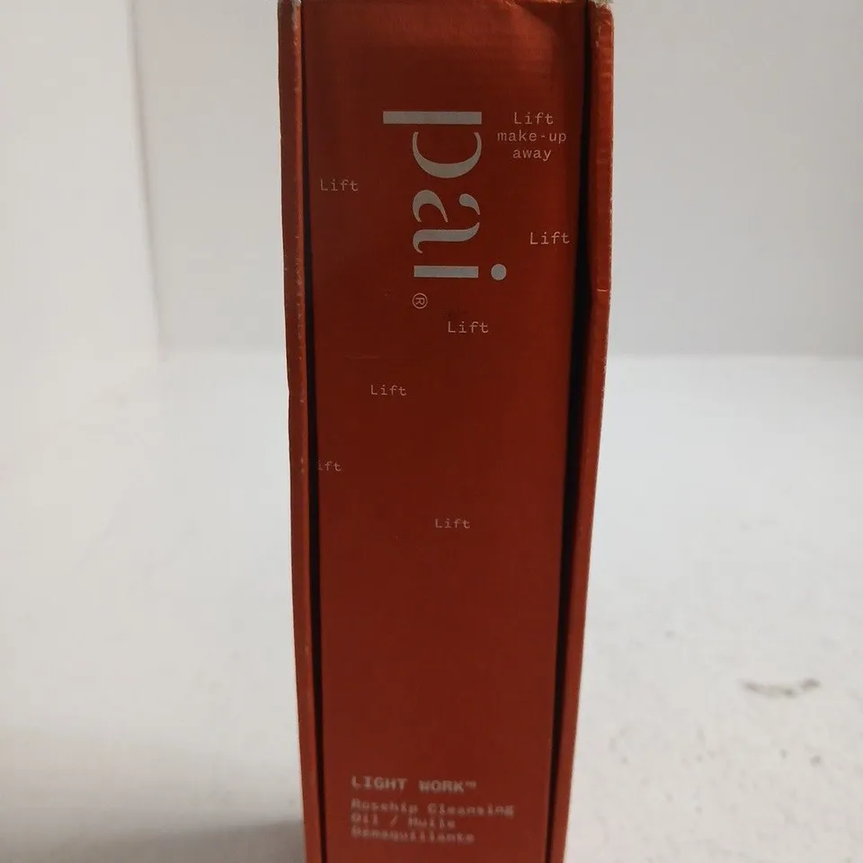 LIGHT WORKS LIFT MAKE-UP AWAY MAKE-UP REMOVER – BOXED