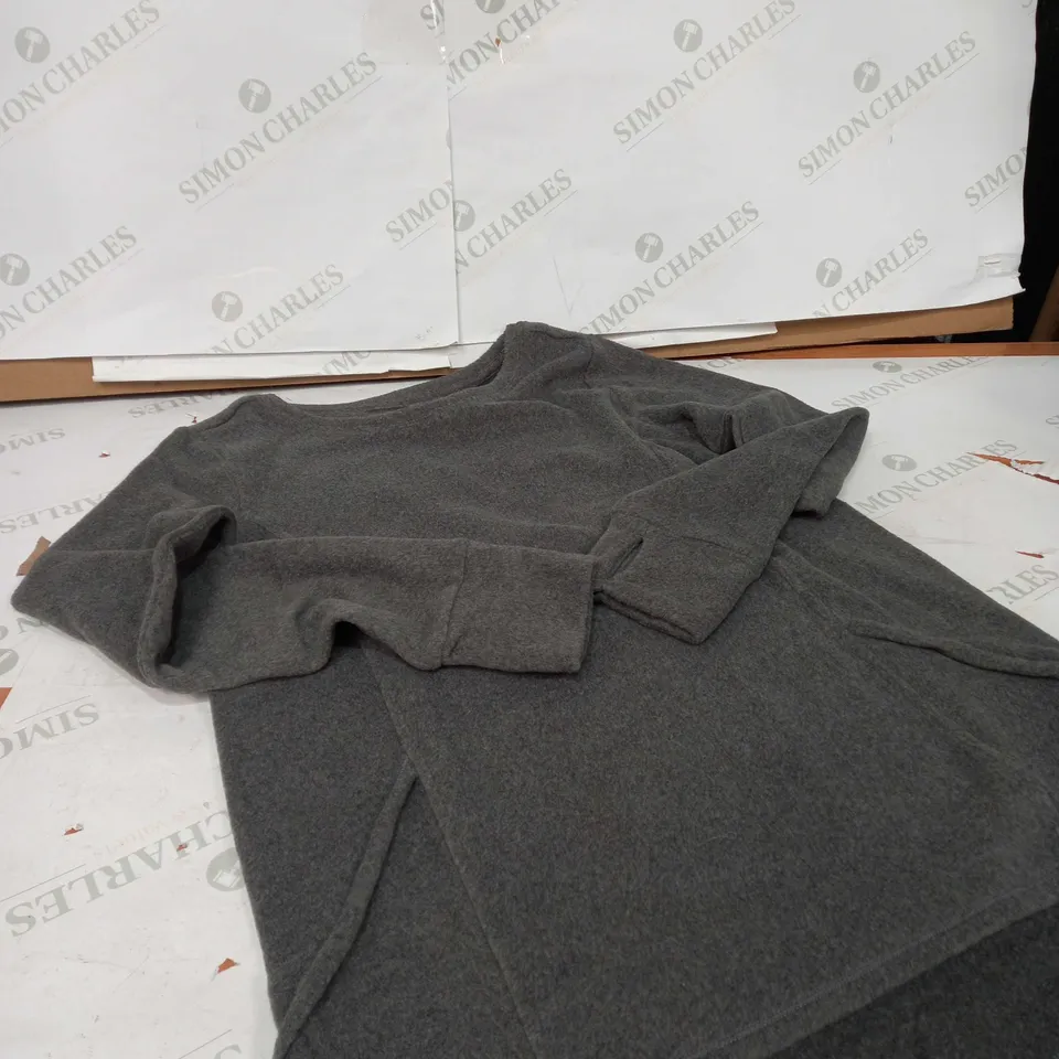 CUDDL DUDS GREY JUMPER SIZE UNSPECIFIED