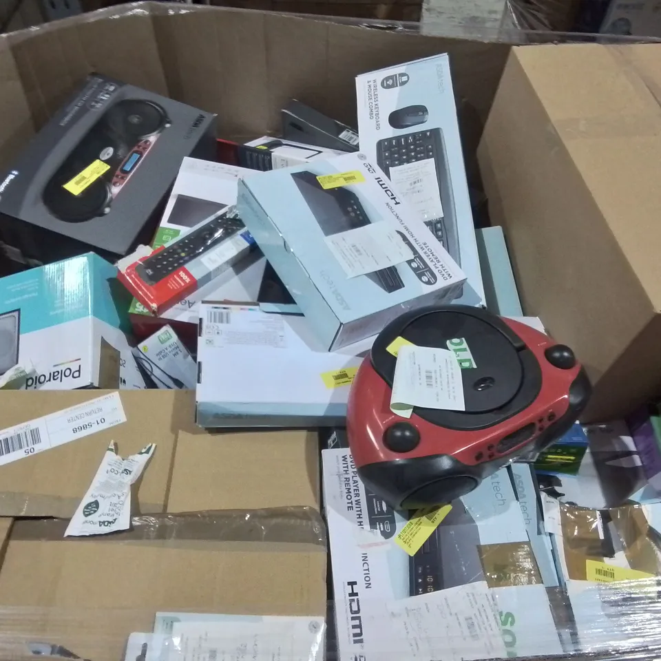 PALLET OF ASSORTED TECH ITEMS TO INCLUDE BLUETOOTH RADIO, ONE FOR ALL REMOTE AND JVC HEADPHONES