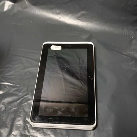 HTC TABLET  – SILVER BACK WITH WHITE CAMERA MODULE 