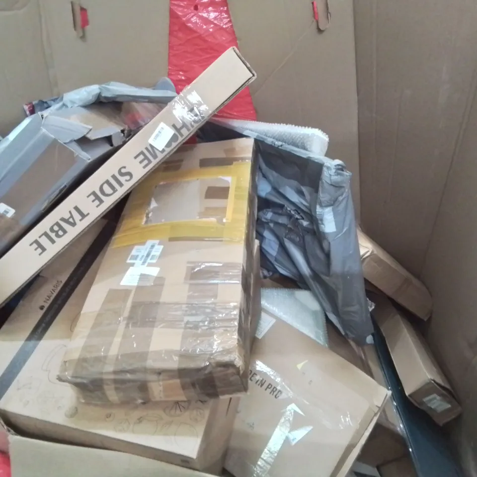 PALLET OF ASSORTED HOUSEHOLD ITEMS TO INCLUDE POSENPRO DRYWALL SANDER, A3 LED LIGHT PAD AND 16"SHOWER HEAD