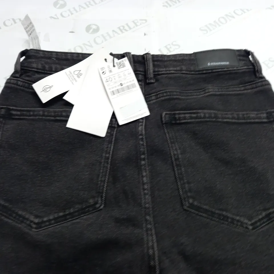 STRADIVARIUS MOM SLIM FIT BLACK JEANS - UK 12