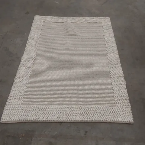 QUALITY DESIGNER AREA RUG - APPROXIMATELY 170 x 117cm