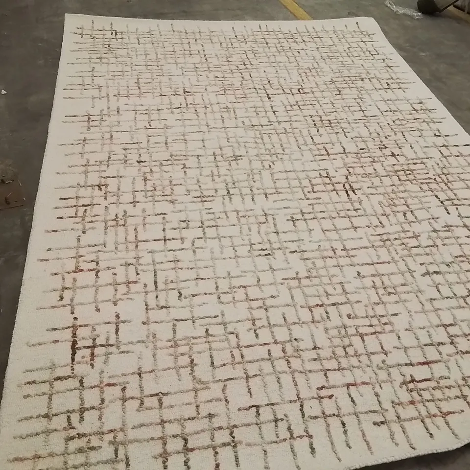 QUALITY DESIGNER AREA RUG APPROXIMATELY 300X200CM