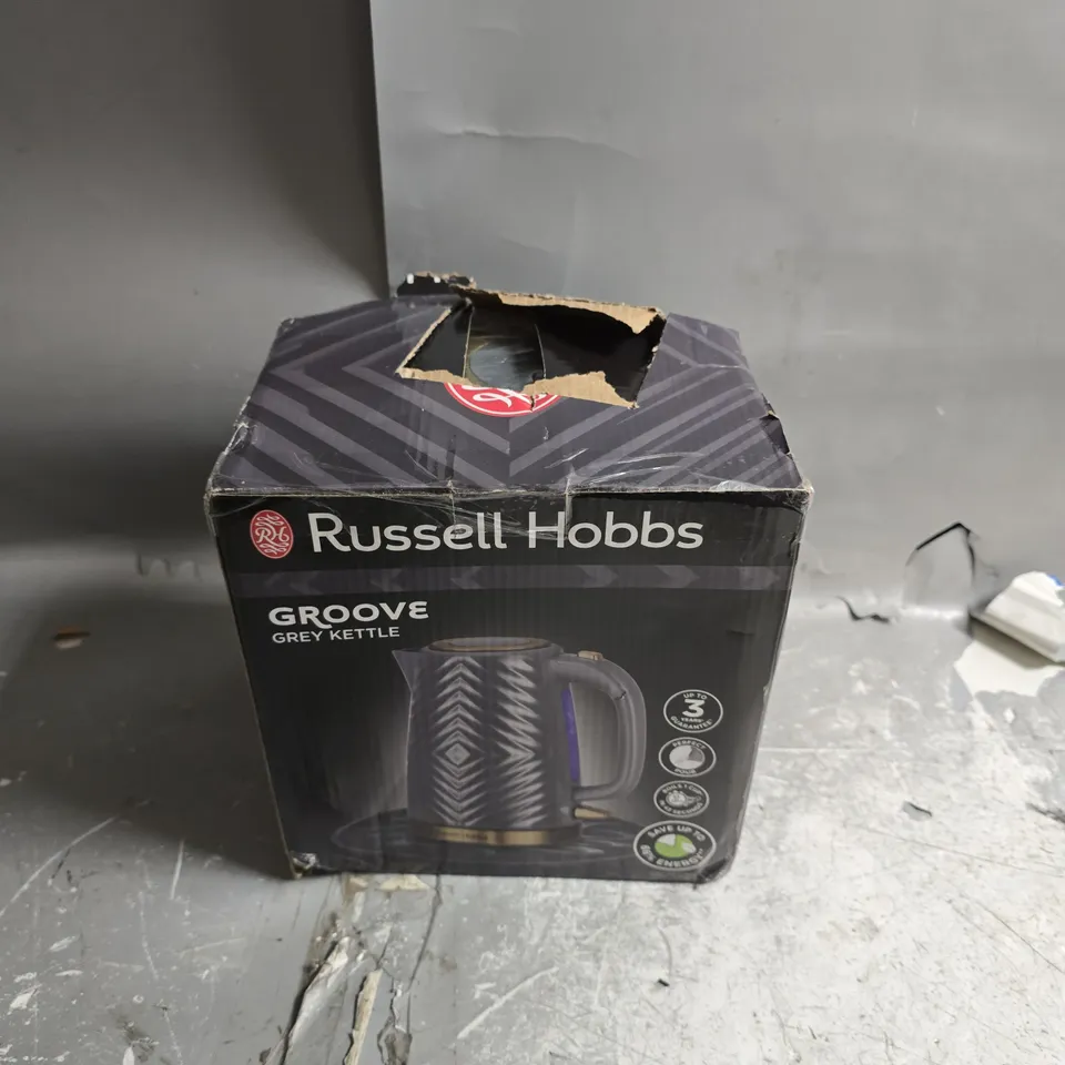 BOXED RUSSELL HOBBS GROOVE GREY KETTLE