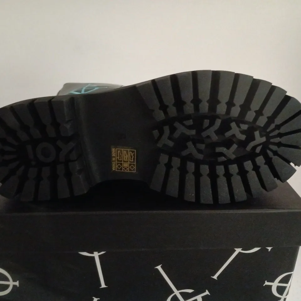 BOXED PAIR OF GHOST X KOI SECULAR HAZE PAPA EMERITUS II PLATFORM BOOTS – BLACK, UK 6