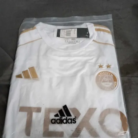ADIDAS ABERDEEN FOOTBALL CLUB CREST BADGE – WHITE - SIZE L