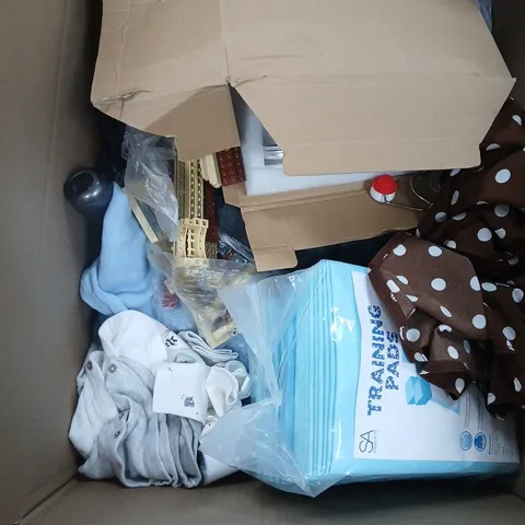 BOX OF APPROXIMATELY 15 ASSORTED ITEMS TO INCLUDE CLOTHES ETC.