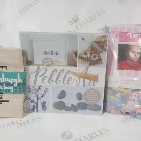 BOX OF APPROXIMATELY 15 ASSORTED HOUSEHOLD ITEMS TO INCLUDE KNITTING SCARF SET, PEBBLE ART, TOTE BAG, ETC