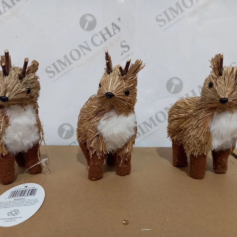 6 X BOXED REINDEER WOVEN DECORATION PIECE 