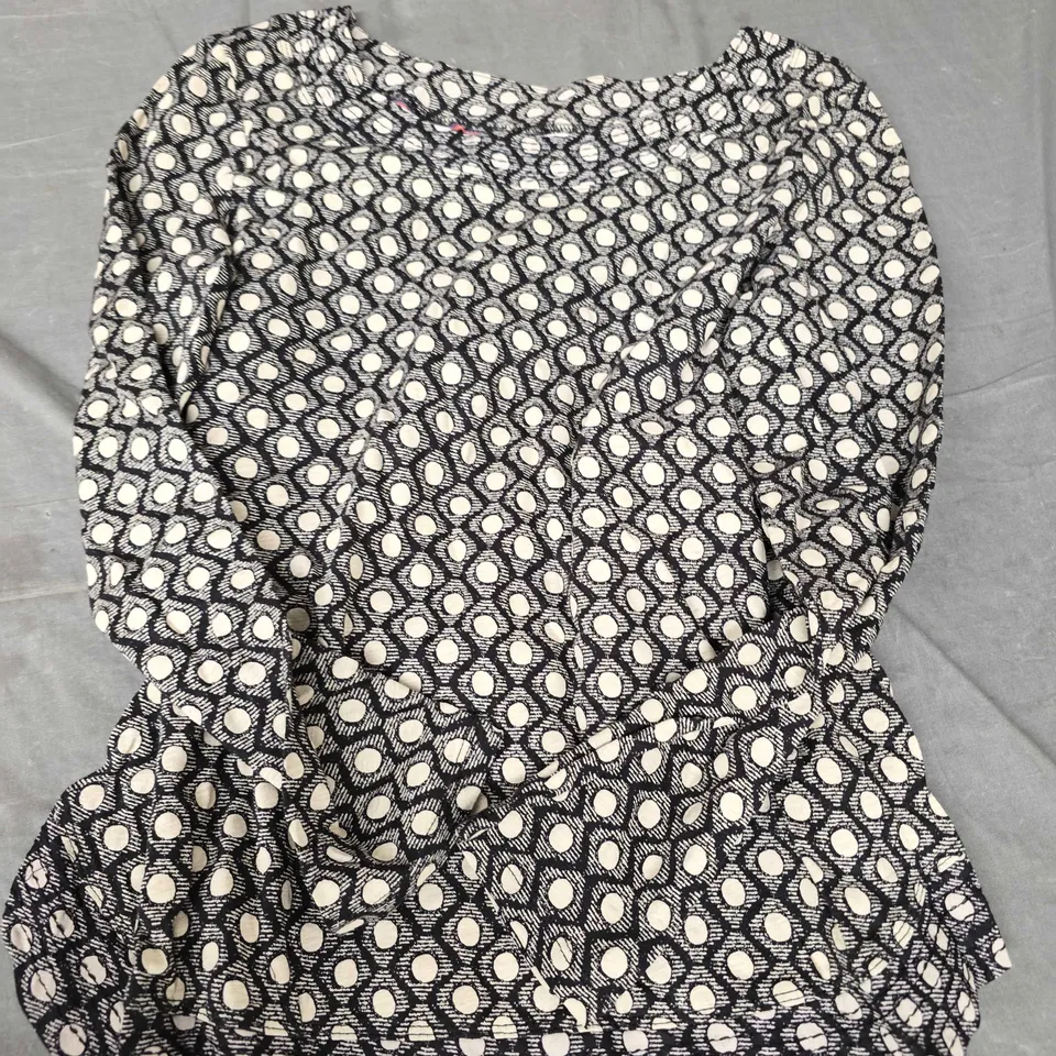 WHITE STUFF LADIES DOTTED PRINT TOP - 12