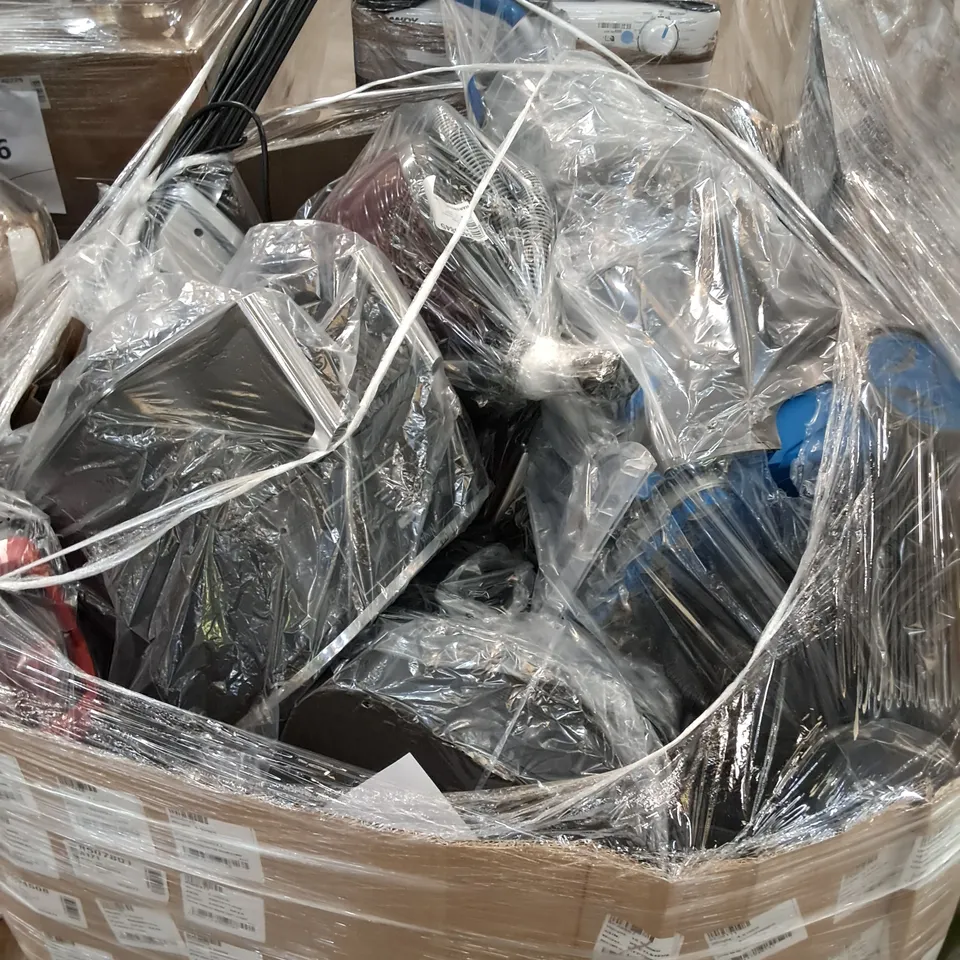 PALLET OF APPROXIMATELY 25 UNPROCESSED RAW RETURN HOUSEHOLD AND ELECTRICAL GOODS TO INCLUDE;