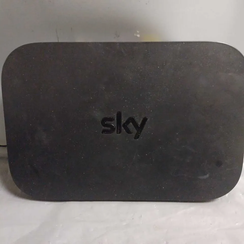 SKY EM150 Q MINI BOX