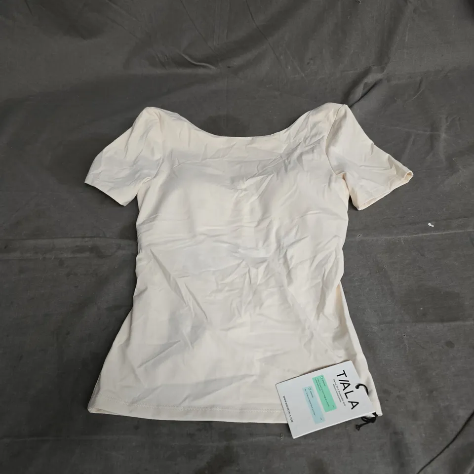 TALA DAYFLEX TWIST BACK T-SHIRT IN BUTTERMILK SIZE S