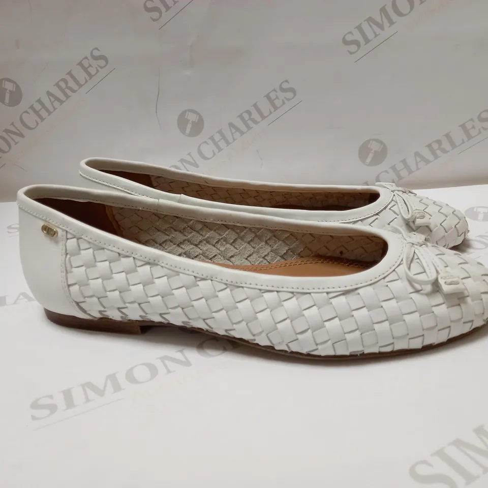 WHITE LEATHER WOVEN BALLERINA SHOES SIZE 7