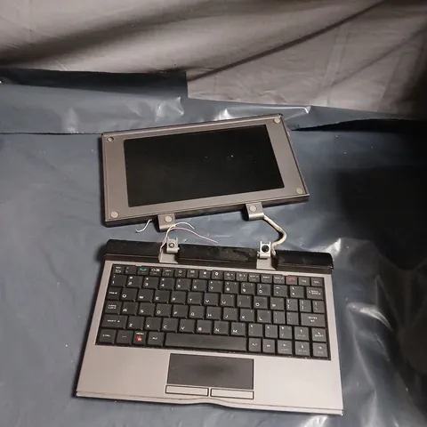 REDFLY LAPTOP WITH KEYBOARD & SCREEN (MODEL C8N) - DAMAGED 