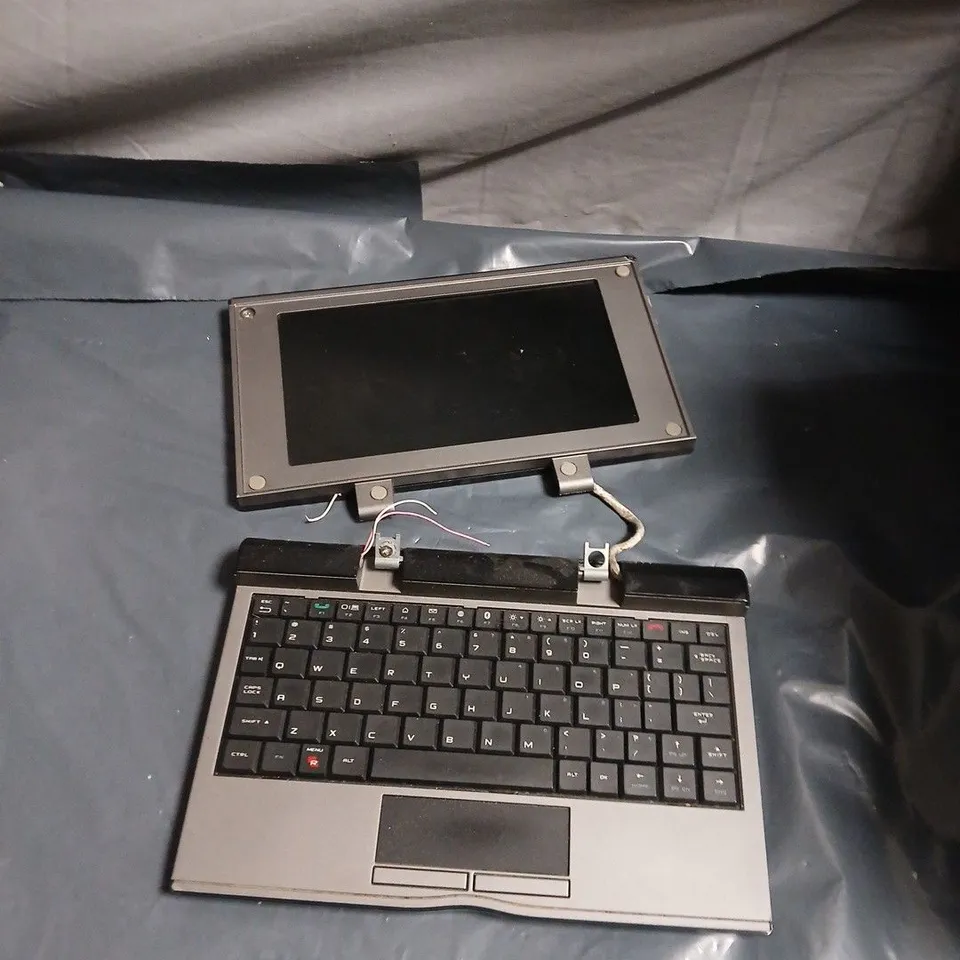 REDFLY LAPTOP WITH KEYBOARD & SCREEN (MODEL C8N) - DAMAGED