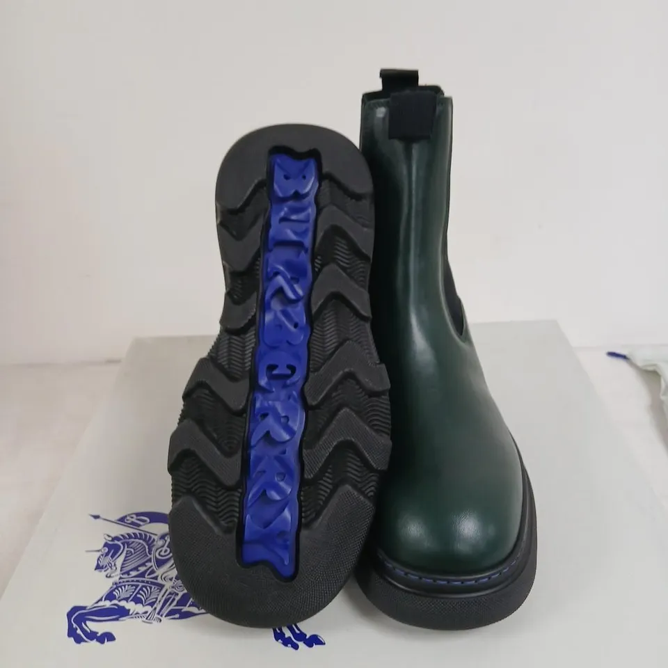 BURBERRY CHELSEA BOOTS – VINE GREEN, UK 6 (EU 39)