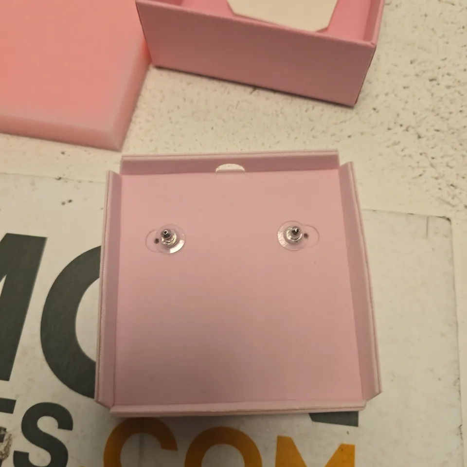 SWARVOSKI GEM STUD EARRINGS IN PINK PRESENTATION BOX