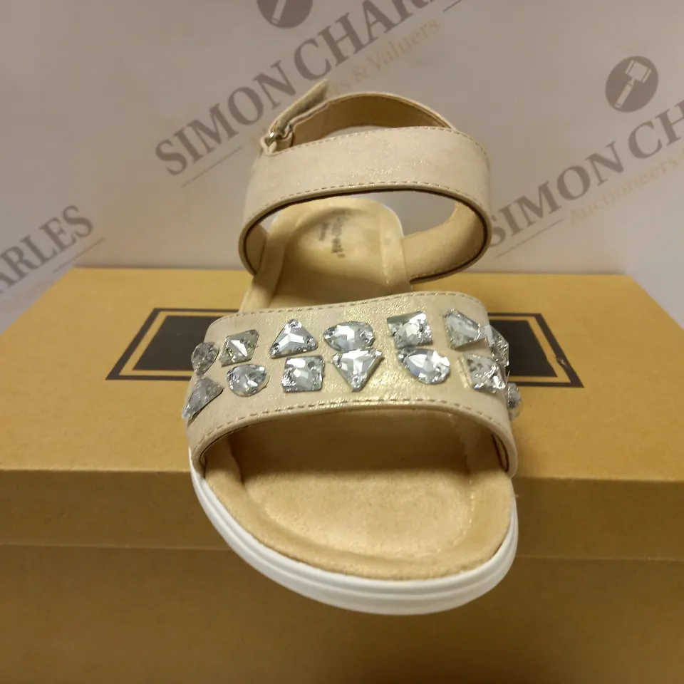 BOXED CUSHION-WALK DIAMANTE SANDALS, GOLD - SIZE 4