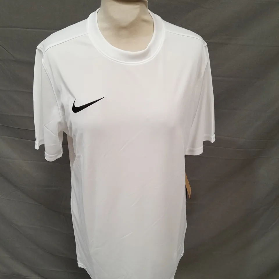 NIKE DRI FIT SLIM FIT WHITE T-SHIRT - MEDIUM