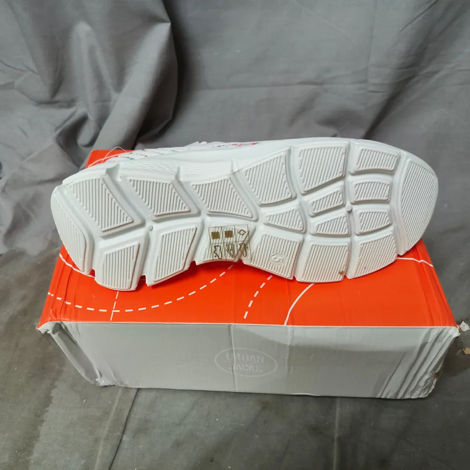 URBAN JACKS WHITE KNIT RUNNING SHOES – BOXED UK SIZE 5