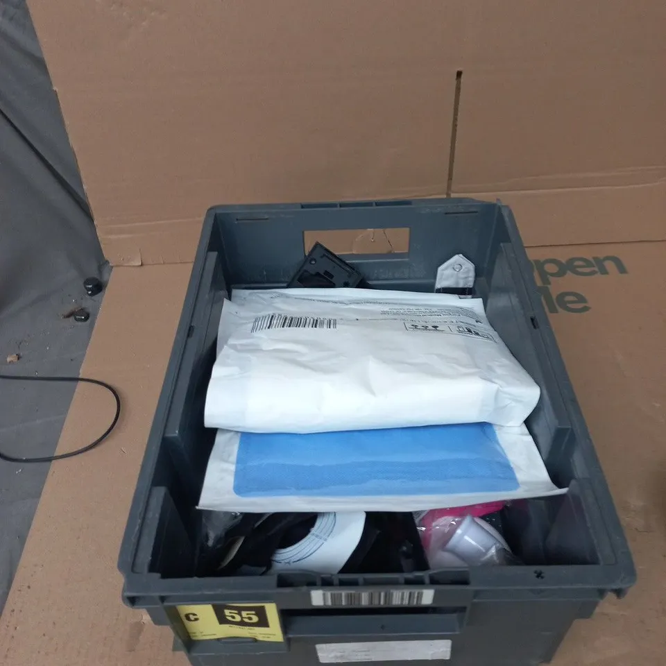 TOTE OF APPROXIMATELY 15 ASSORTED ITEMS TO INCLUDE: MYCO  SCALES