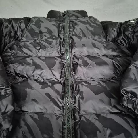 TRAPSTAR CAMO PADDED JACKET IN BLACK - LARGE