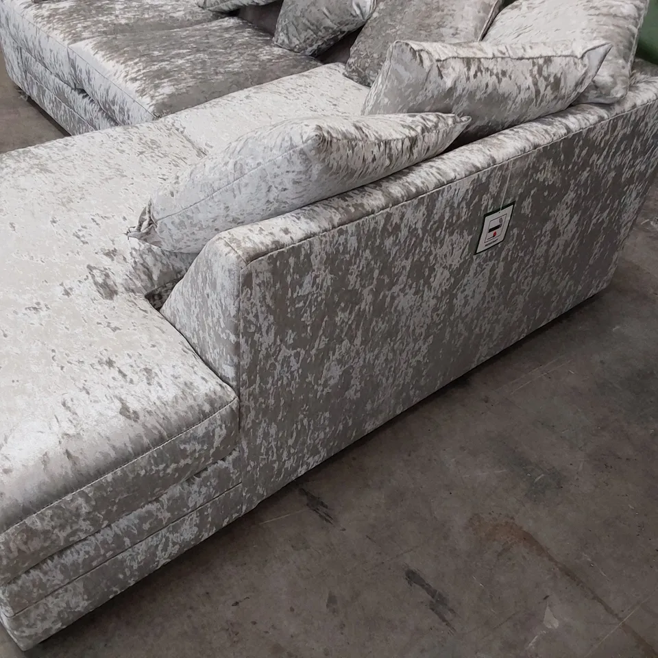 DESIGNER CHAISE SOFA CRUSHED SILVER VELVET WITH SCATTER CUSHIONS 