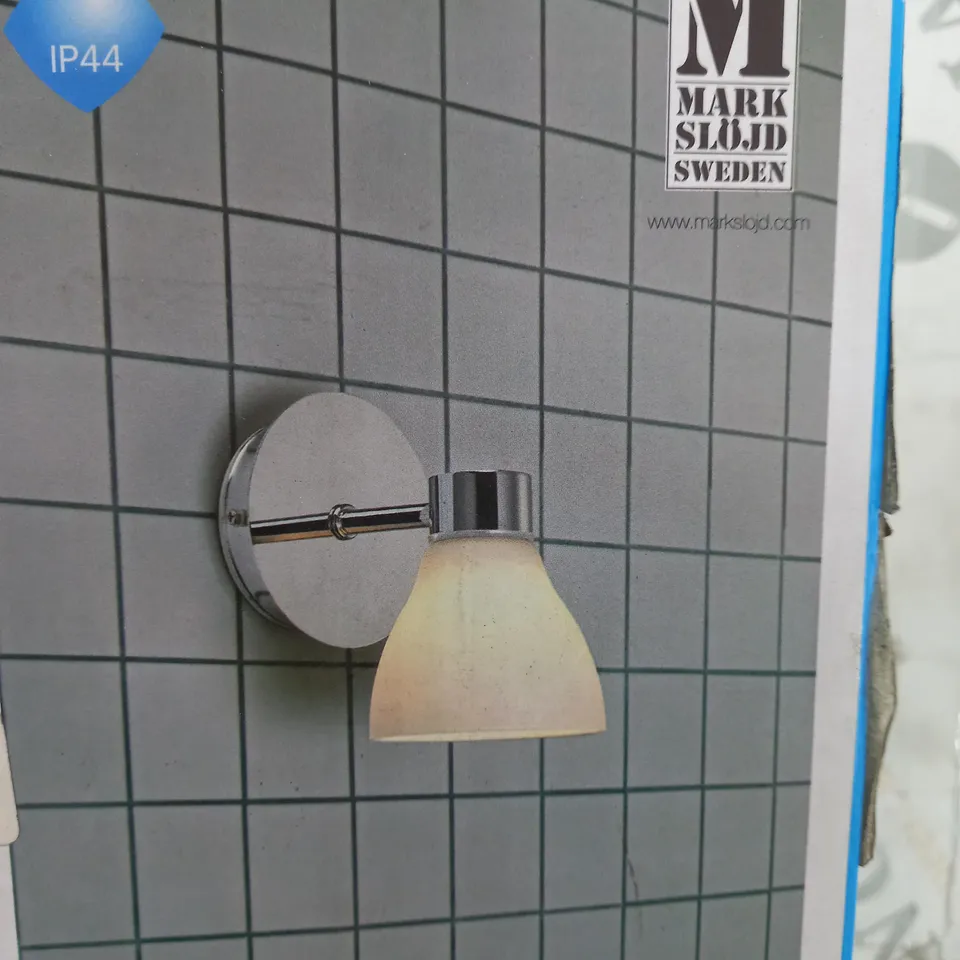 BOXED MARK SLOJD CASSIS 1 LIGHT WALL LAMP