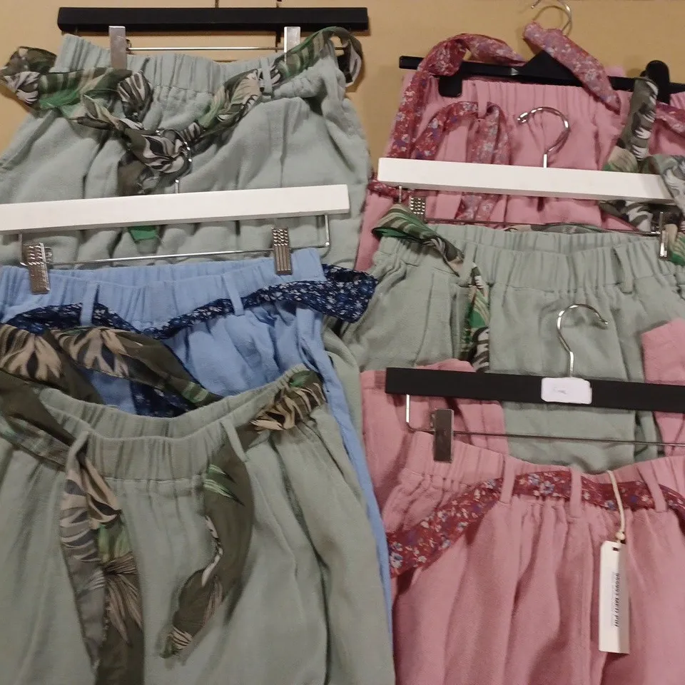 BOX OF APPROX 8 ASSORTED PAIRS OF MAISON DE NIMES TROUSERS IN VARIOUS SIZES AND COLOURS