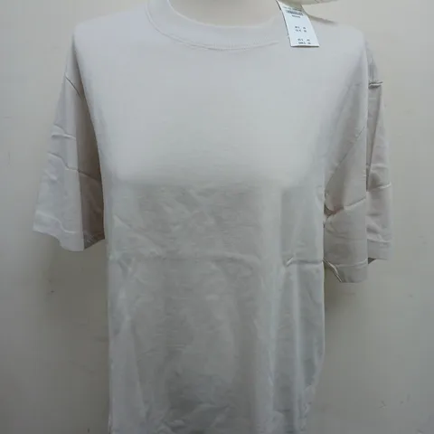 ABERCROMBIE & FITCH PREMIUM POLISHED TEE - M