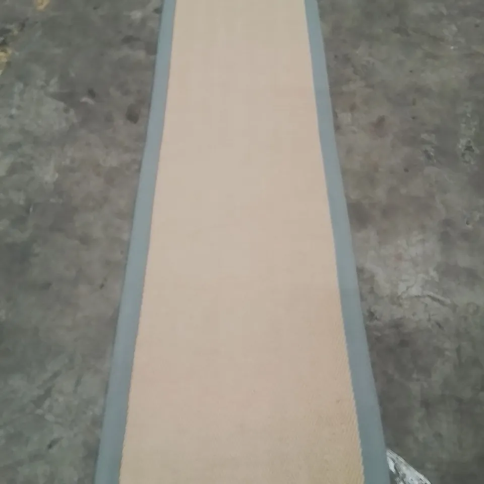 QUALITY DESIGNER AREA RUG - APPROXIMATELY 230X60CM