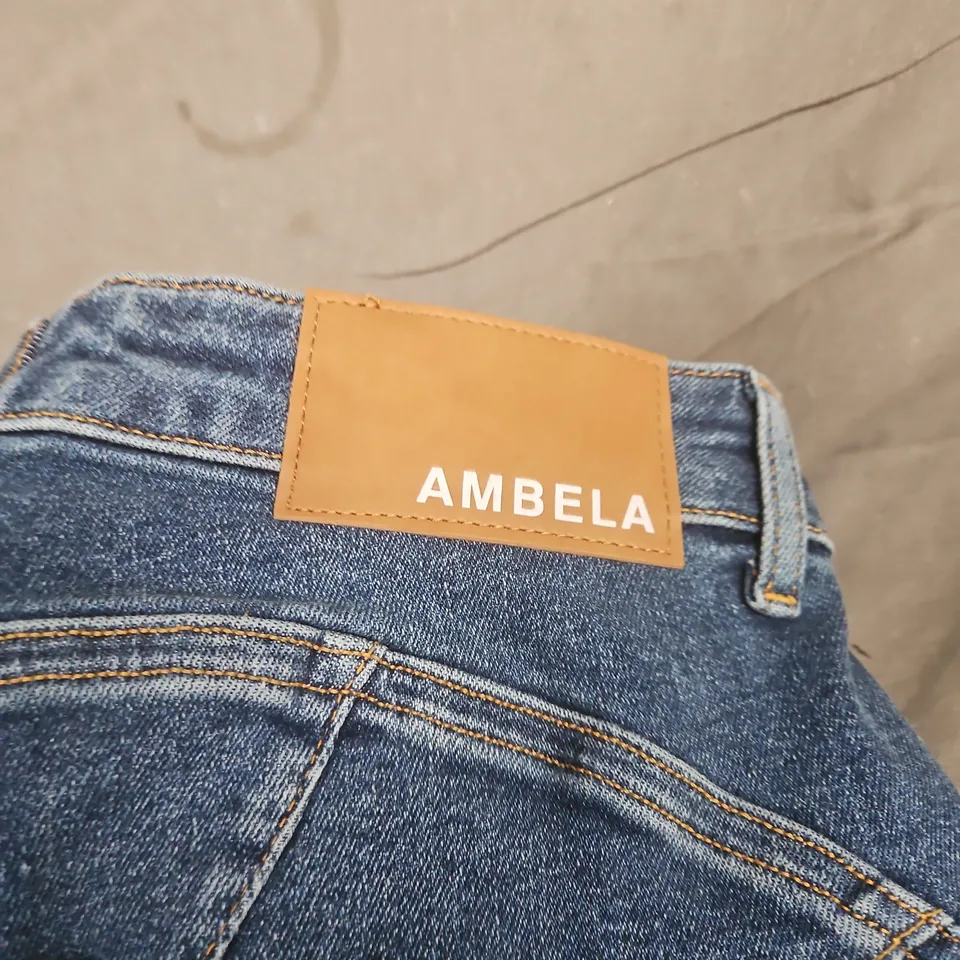 AMBELA DENIM JEANS – UK 18 SHORT, MID-BLUE WASH, LEATHER PATCH