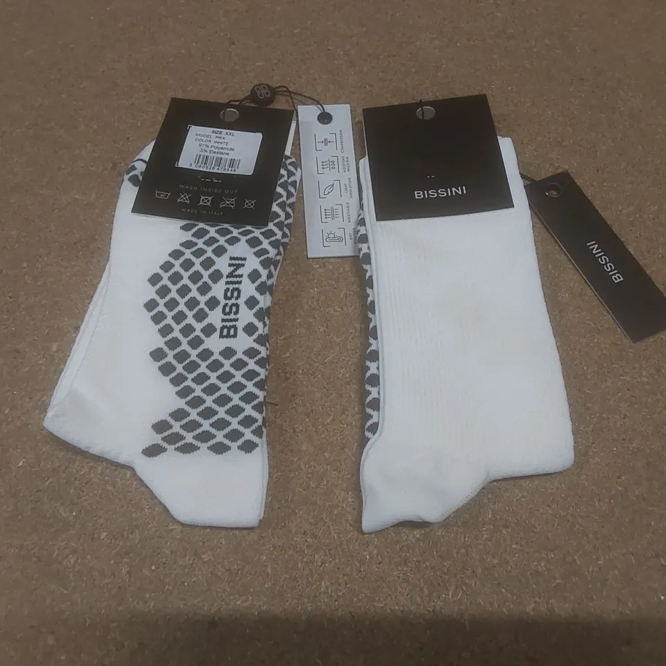 BOX TO CONTAIN A LARGE QUANTITY OF BRAND NEW PAIRS OF BISSINI CYCLING SOCKS - WHITE // SIZE: XXL // 1 PAIR PER PACK