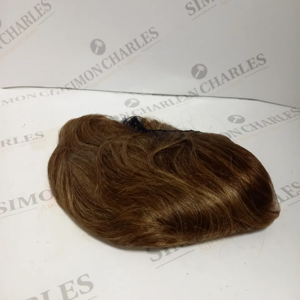 BROWN WITH BLONDE HIGHLIGHTS WIG.