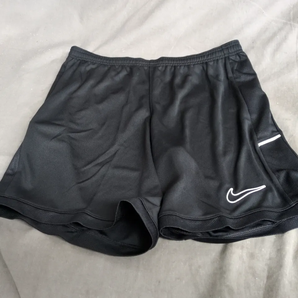 NIKE RUNNING SHORTS – BLACK - SIZE M