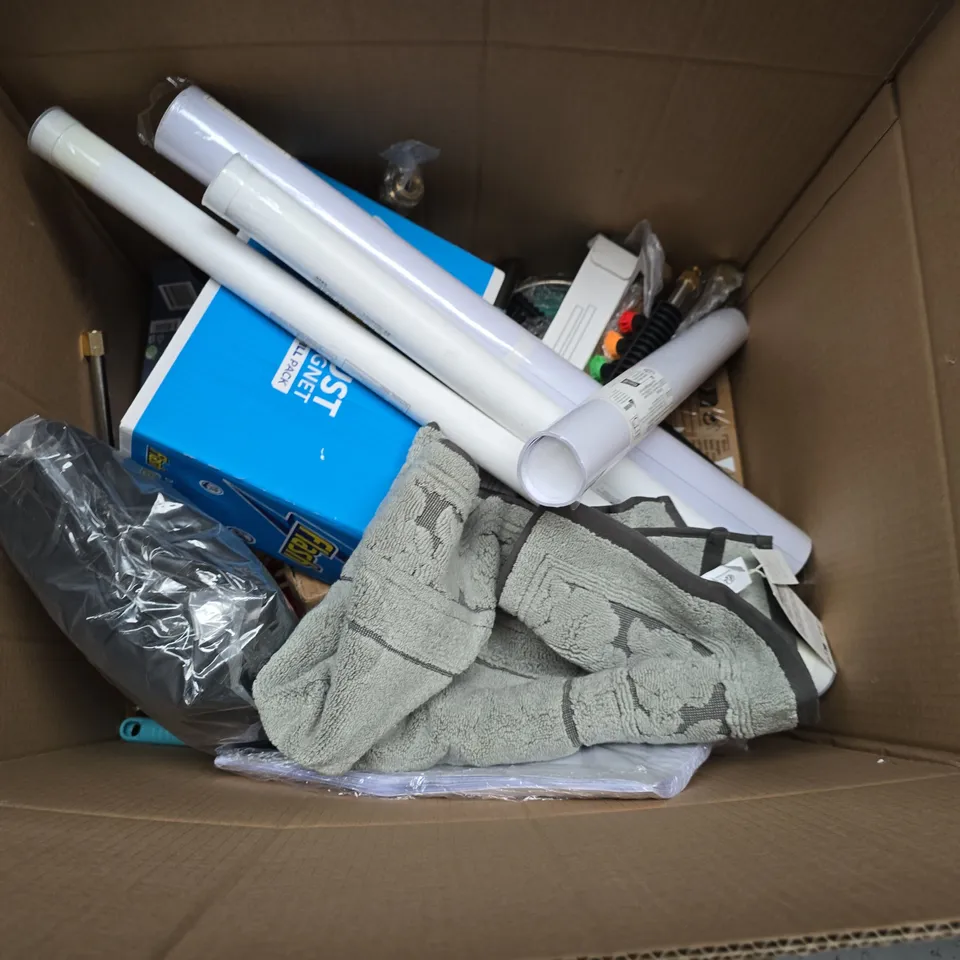 BOX OF APPROXIMATELY 15 ASSORTED HOUSEHOLD ITEMS TO INCLUDE SUNPET FOOD STORAGE POTS, WALLPAPER AND A WHEELCHAIR CAPE