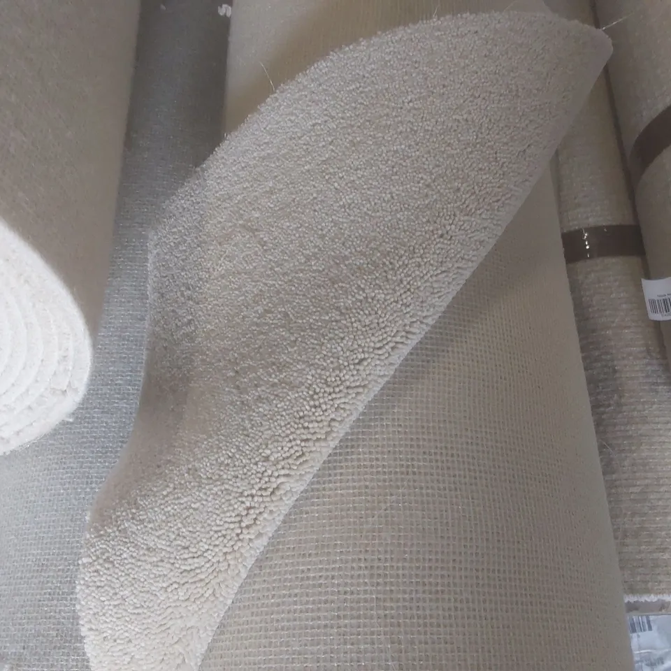 ROLL OF QUALITY DIMENSION PLAINS CARPET - APPROXIMATELY 5 x 2.2m