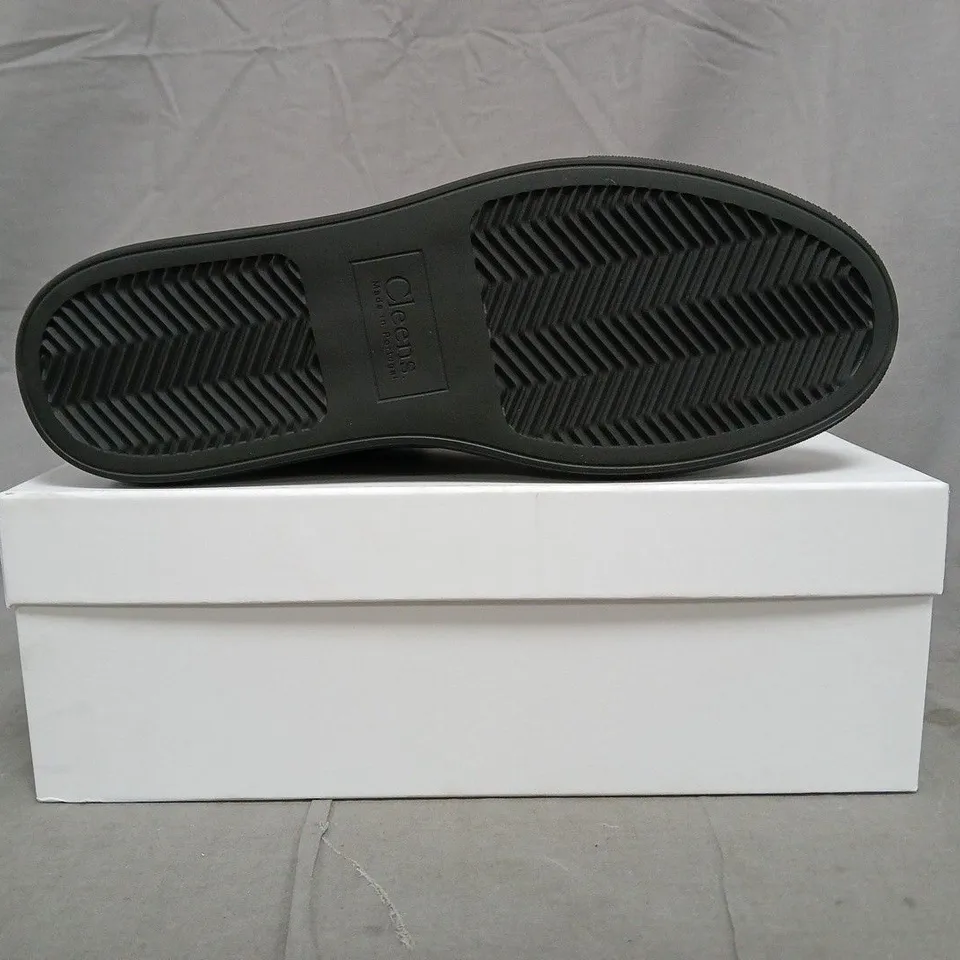 BOXED PAIR OF CLEENS COURT TRAINERS IN TRIPLE BLACK SUEDE SIZE UK 11.5