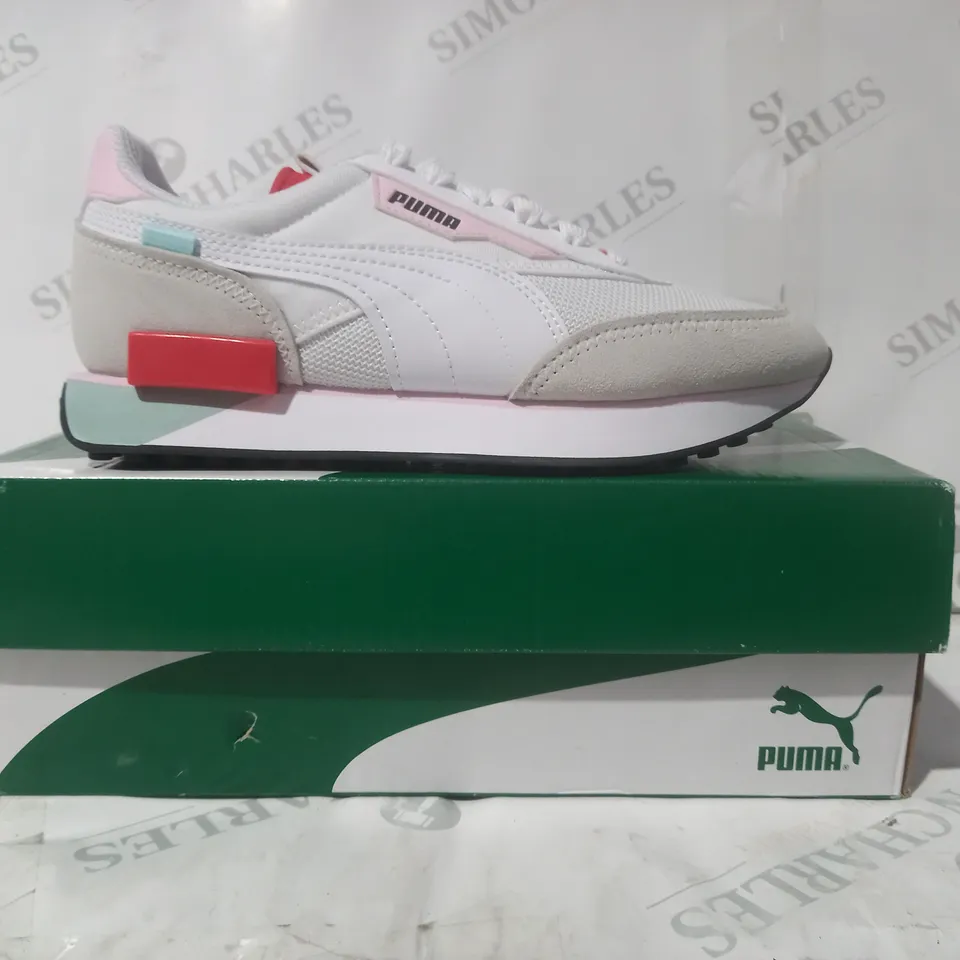BOXED PAIR OF PUMA FUTURE RIDER NEON PLAY SHOES IN WHITE/RED UK SIZE 4