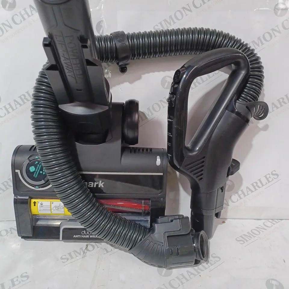 SHARK STRATOS UPRIGHT VACUUM CLEANER WITH PET-TOOL & CAR KIT NZ860UK - COLLECTION ONLY