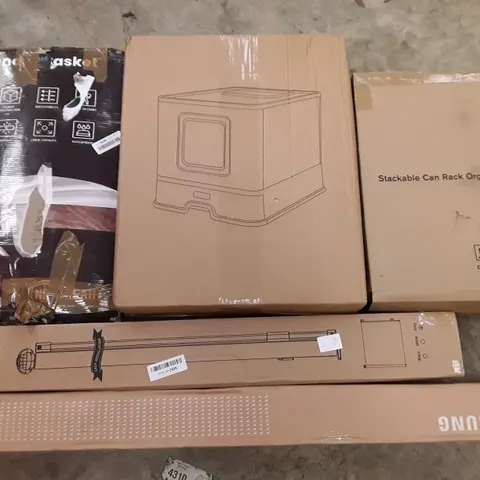 PALLET OF ASSORTED HOUSEHOLD ITEMS TO INCLUDE RETRACTABLE GATE, BROWN CHAIR AND FOLDING LITTER TRAY