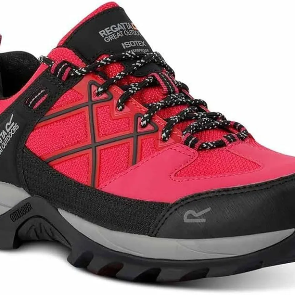 BRAND NEW REGATTA LADY SAMARIS III LOW WALKING SHOES IN PINK POTION SIZE UK 7