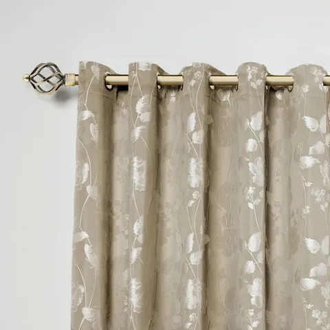 BOXED ABEER EXTENDABLE EYELET CURTAIN POLE AND HARDWARE SET