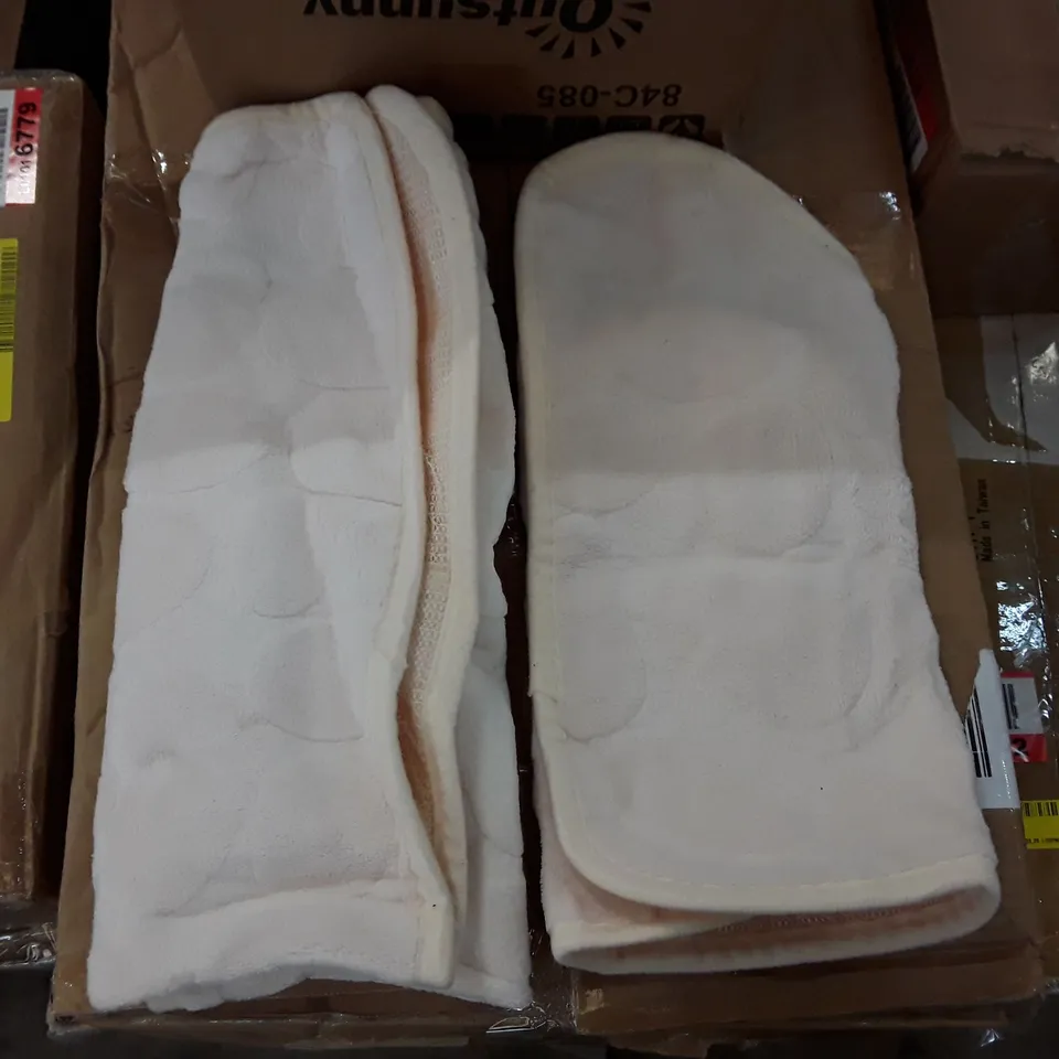 BOXED EMYLY 2 PIECE BATH RUG SET 