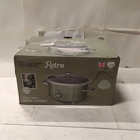BOXED SWAN RETRO SF1702GN 3.5 LITRE SLOW COOKER